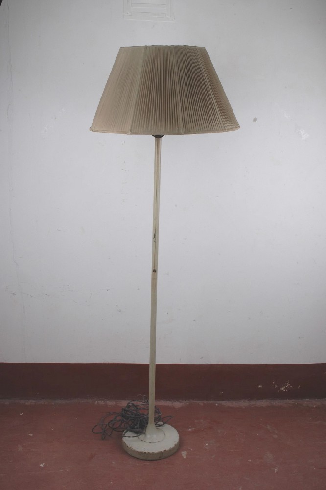 国家三级文物-蔡畅在中南海庆云堂办公室使用过的落地台灯